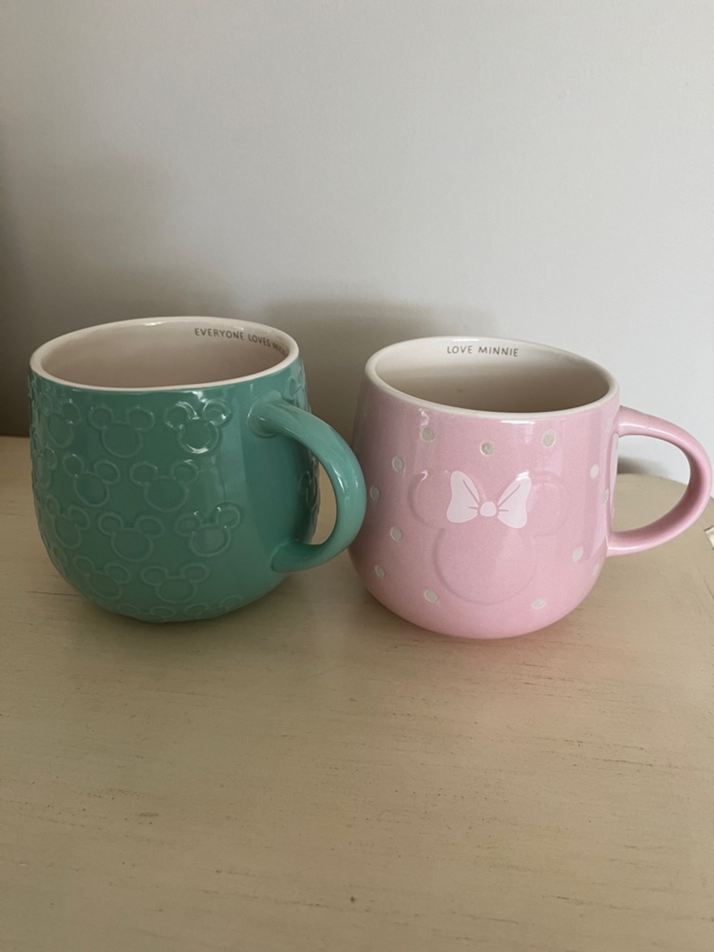 Disney Set of 2 Micky & Minnie Mouse Ceramic Mugs - Green & Pink